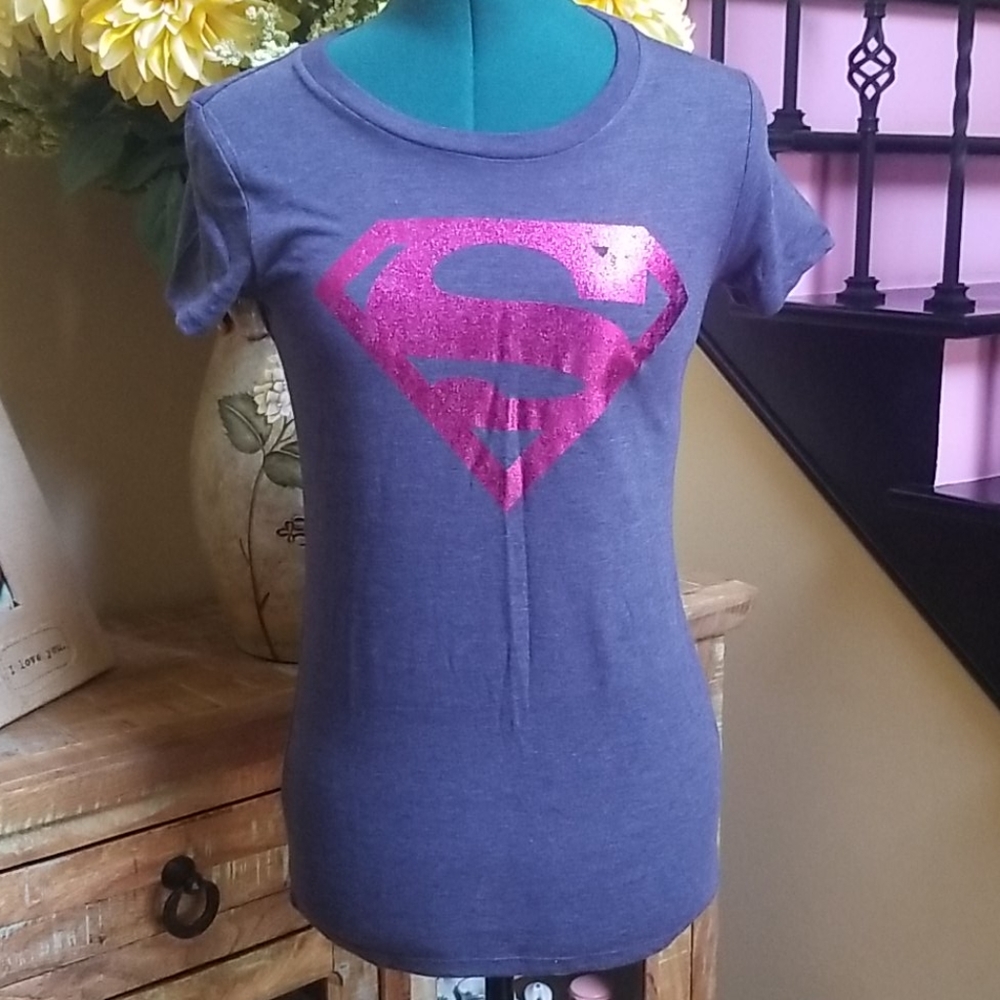 New Old Navy Collectabilitees Tee - SZ XS